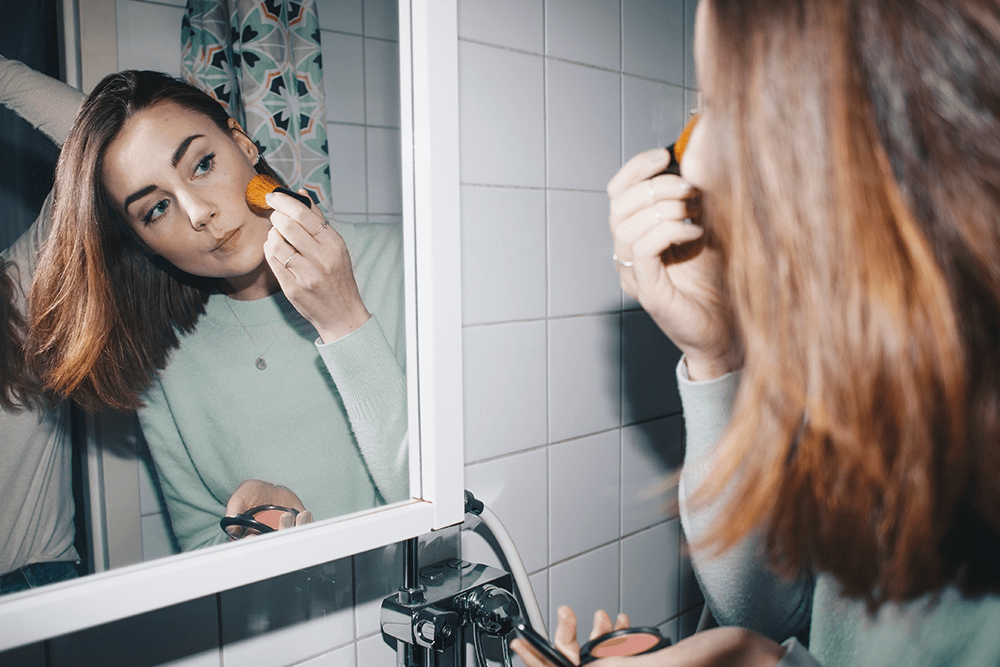 These Are the 12 Best Makeup Brush Cleaners to Try Now - NewBeauty (1) These Are the 12 Best Makeup Brush Cleaners to Try Now - NewBeauty (1)